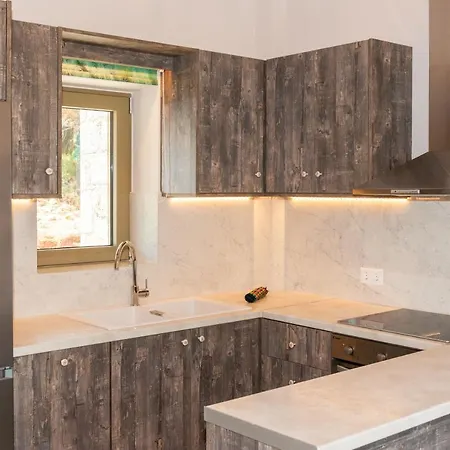 Milos Mountain - Nikitas * Áyios Nikítas