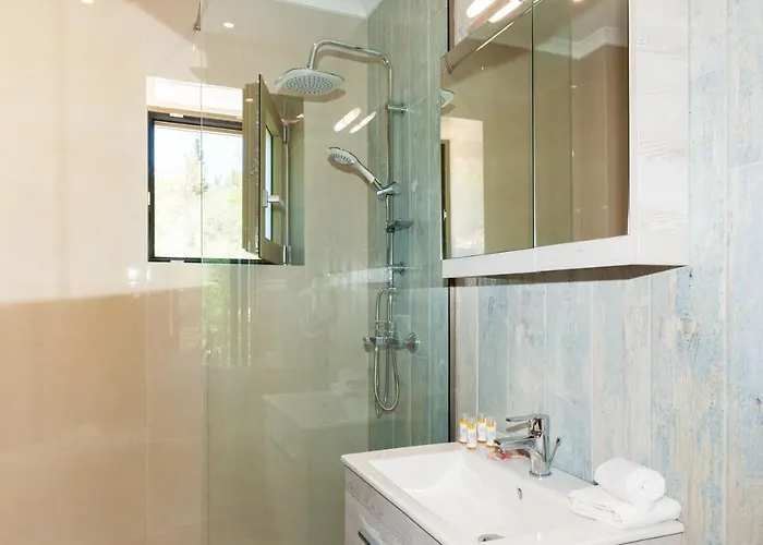 Milos Mountain - Nikitas *