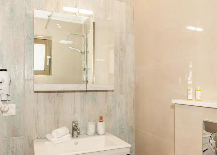 Milos Mountain - Nikitas Daire Áyios Nikítas