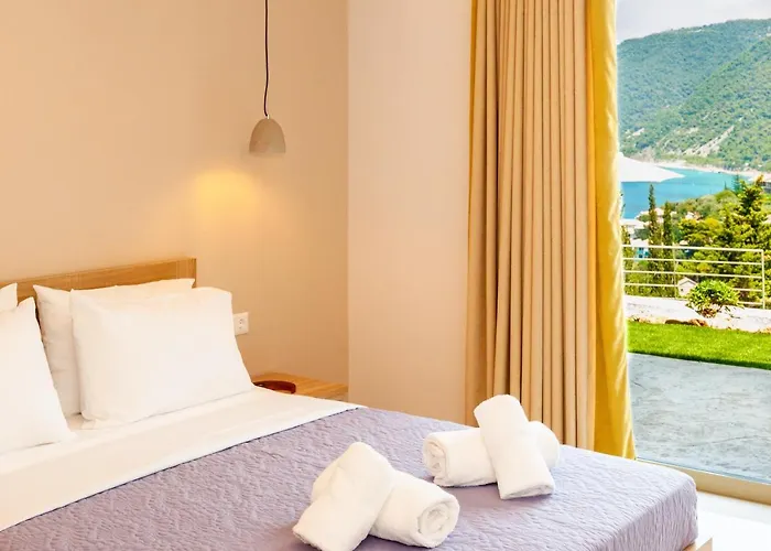 Milos Mountain - Nikitas Daire